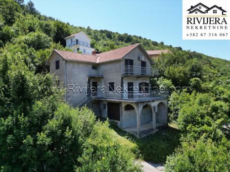 Family house with sea view in Zelenika Herceg Novi