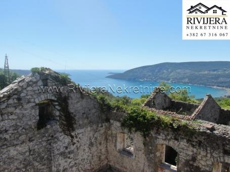 A stone ruin with an excellent view of the sea at the entrance to the Bay of Kot