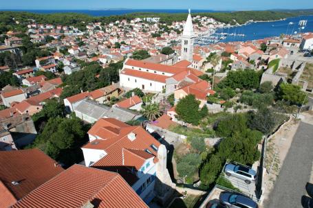 Mali Lošinj, newly built apartment in the city center