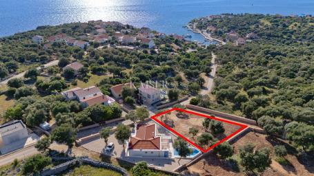 Island of Pag, land with building permit in a century-old olive grove, sea view