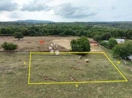 PREKRASNA LOKACIJA SA GRAĐEVINSKOM DOZVOLOM ZA VILLU SA TRADICIONALNIM ELEMENTIMA ISTRE 