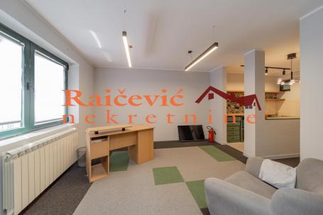 VOZDOVAC VOZDOVAC 152m2 , T , 1750e