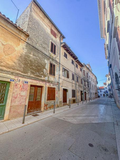 Vodnjan, autochthones Haus mit Meerblick im Stadtzentrum