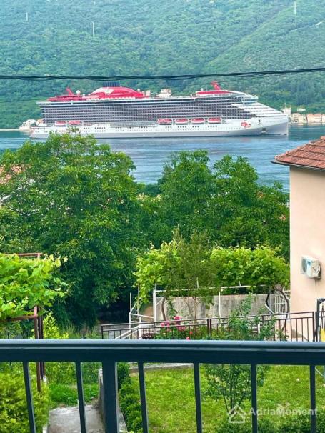 Veliki 1 sobni stan sa pogledom na more - Kamenari