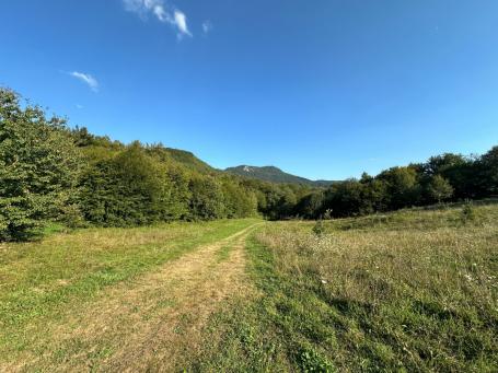 Prodaje se predivno zemljište u Prači, naselje Brojnići - Smrdan