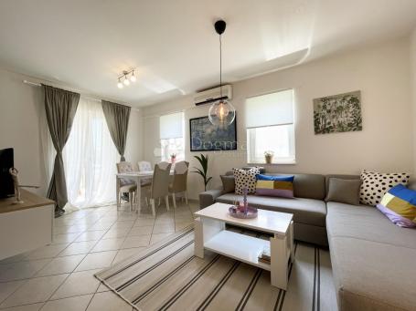 SPACIOUS APARTMENT IN A GREAT LOCATION NEAR THE BEACH, NOVIGRAD