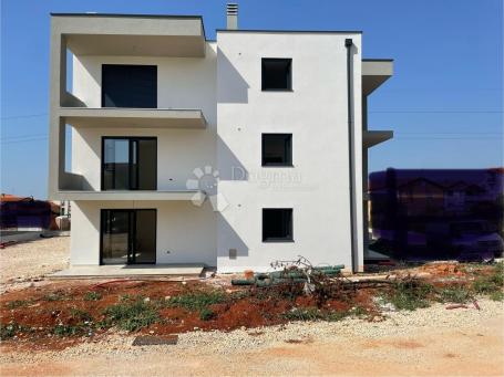 Two-room apartment on the 1st floor, new building, Umag