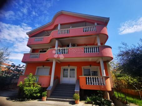 Apartmanska kuća , Zadar, Stanovi