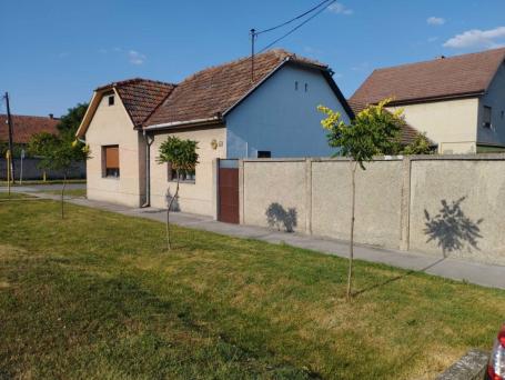 SOMBOR - Stara Selenča, house on a plot of 470 m2