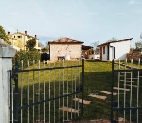 Haus Zum Verkauf steht ein komplett renoviertes und dekoriertes einstöckiges Haus in Barban