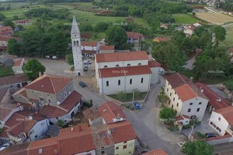 Građevinsko zemljište Prodajemo građevinsko zemljište u Labincima. 