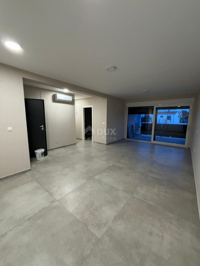 ZADAR, PRIVLAKA - Apartment mit Garten 130 m vom Meer entfernt, S1