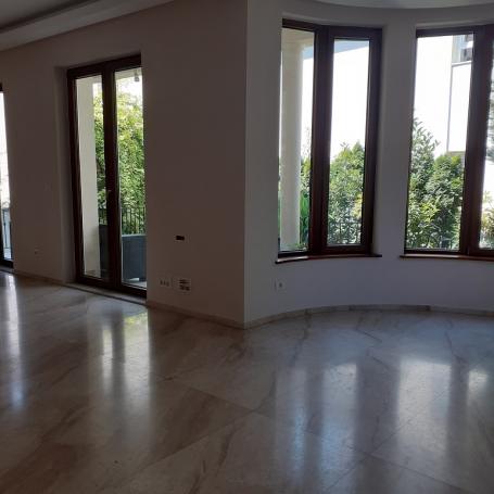 CUKARICA BANOVO BRDO 360m2 , 3500e