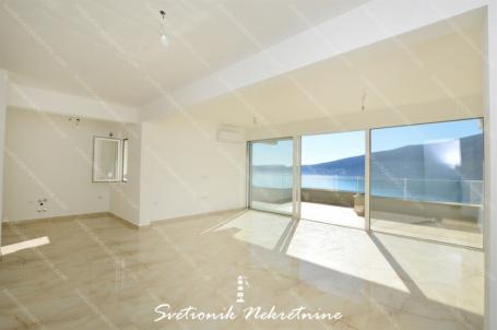 Apartments for sale in Herceg Novi - Luxurious three-bedroom apartment located i