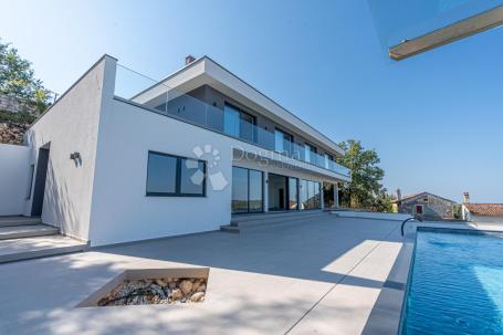 HIGH-QUALITY VILLA UNDER CONSTRUCTION WITH SEA VIEW