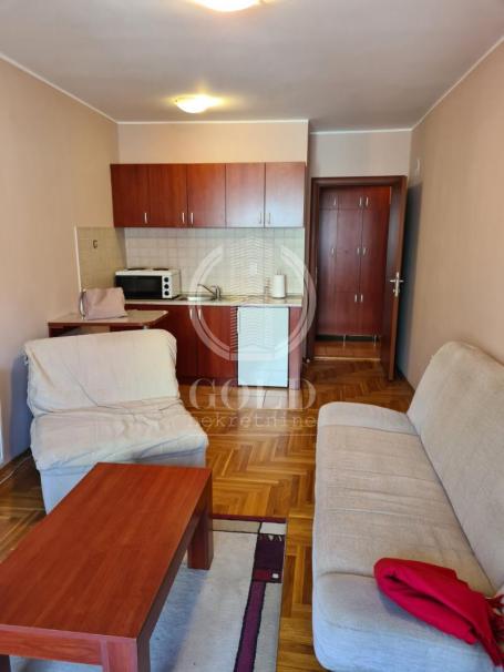 Novi Sad-Socijalno, Vojvode Šupljikca, 27. 00m2, 300 eur ID#3579