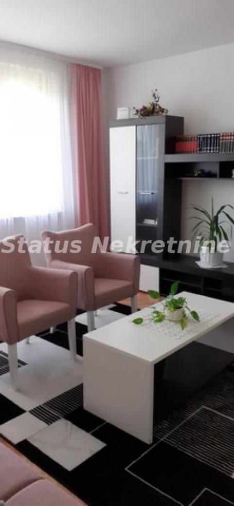 Gospođinci-*NAŠA PREPORUKA*-Fantastičan Uknjižen Trosoban stan 83 m2 u centru mesta-065/385 8880