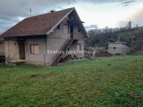 Bukovac-Spratna Porodična kuća 100 m2 na Placu od 780 m2 u Visinskom kraju-065/385 8880