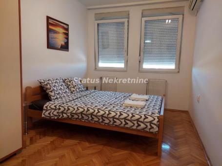 Sajam-Uknjižena Garsonjera 27 m2 pogodna za Izdavanje-065/385 8880