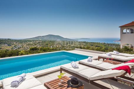 DALMATIA, PRIMOSTEN - Beautiful villa with a magical panoramic view of the sea and nature