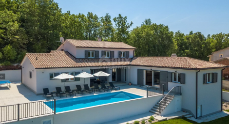 ISTRIA, LABIN - Villa with pool near the city