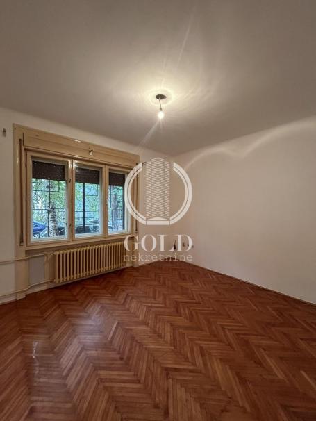 Izdavanje-Dvosoban, Prazan, Centar! 400eur ID#8085