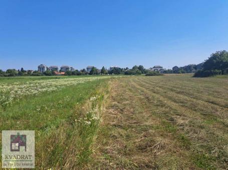 Plac, građevinsko zemljište, 2. 3 ha, Obrenovac