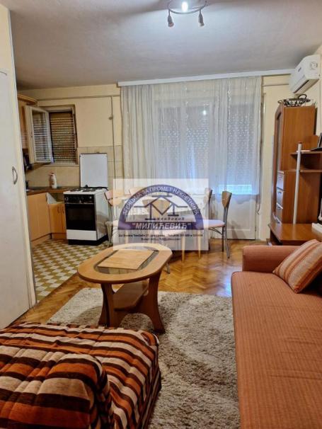 Izdavanje, Stan, 42m2 , Centar