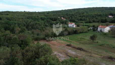 Land Labin, 761m2