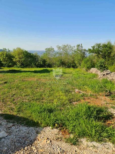 Land Labin, 826m2