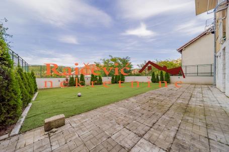 RAKOVICA KANAREVO BRDO 129m2 , 175000e