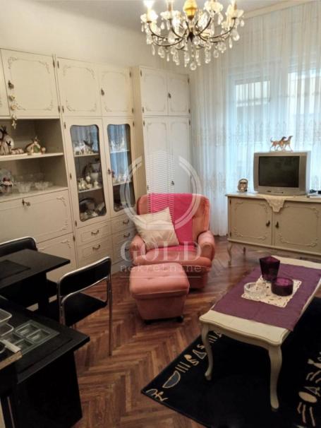 Novi Sad-Centar, Jovana Đorđevića, 44. 00m2, 300 eur ID#3646