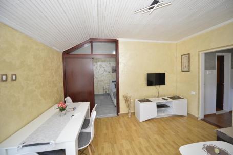 For rent: One-bedroom apartment in Tivat