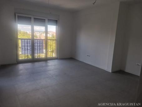 Izdavanje, Stan, 49. 00m2 , Centar