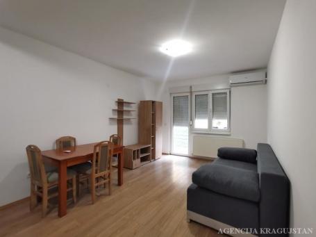 Izdavanje, Stan, 41. 00m2 , Centar