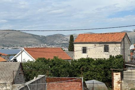 Trogir, Okrug Gornji, stara kuća u nizu površine 150 m2