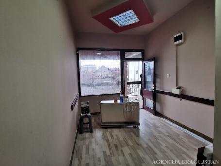 Izdavanje, Lokal, 18. 00m2 , Centar