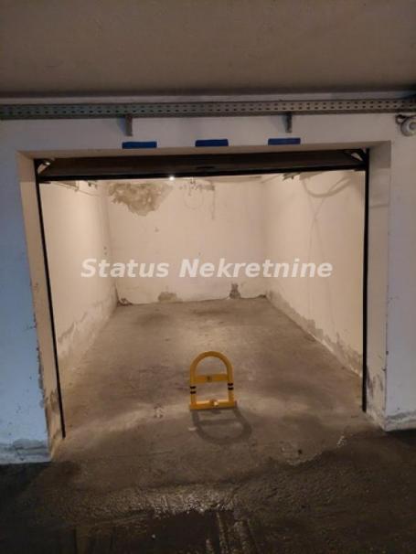 Centar-*Povoljno*-Uknjižena Garaža 14 m2 u suterenu zgrade-065/385 8880