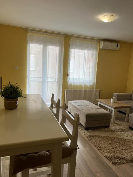 NOVI SAD - CENTAR - 42. 00 m2