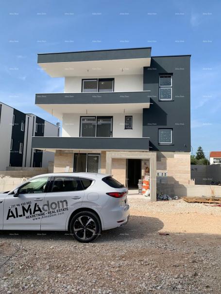 Haus Neubau mit drei Wohnungen. Medulin!