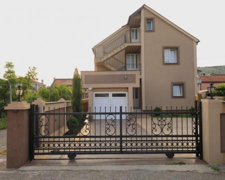 A 250m2 house for rent in Podgorica