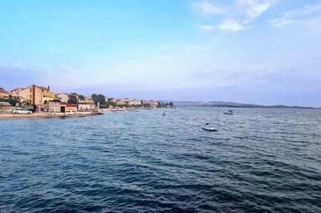 Šibenik- Brodarica, trosoban stan od 98 m2 s pogledom na more