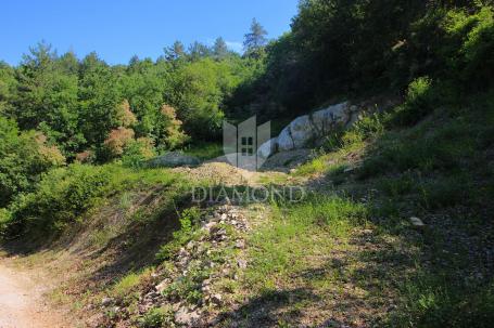 Zemljište Labin, 866m2