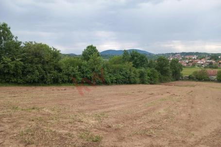 
				Odlićan plac za gradnju na 1km od centra Sopota
			