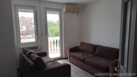 Izdavanje, Stan, 80. 00m2 , Centar