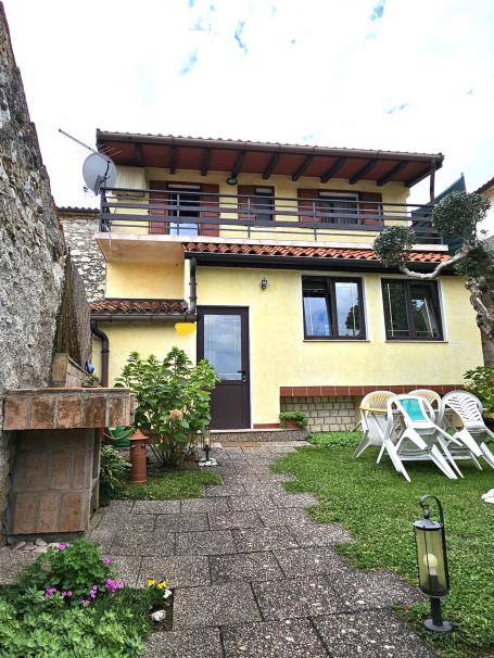 A cute House with a Garden in Brtonigla