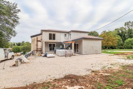 Ein attraktives Haus in der Nähe von Umag.