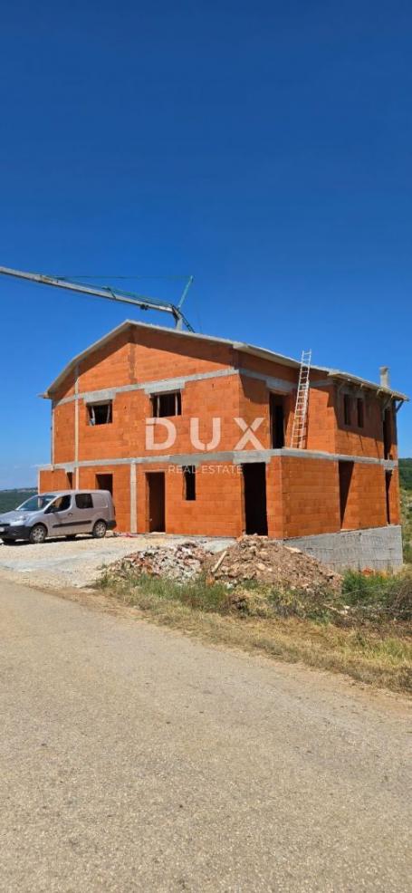 ISTRIA, BUJE - Semi-detached house with pool, new construction, view of nature