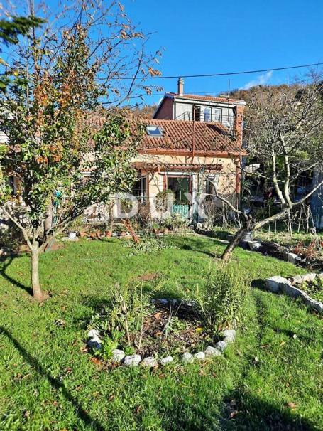 RIJEKA, PODHUM - Einfamilienhaus mit Garten in toller Lage! GELEGENHEIT!