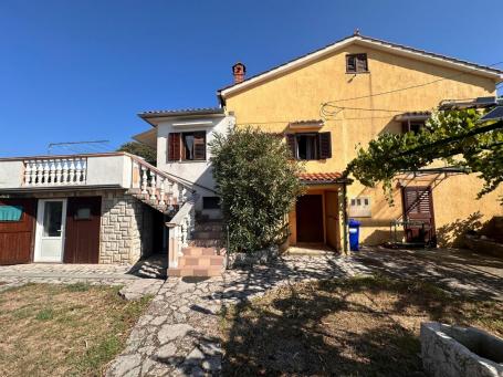 KRK ISLAND, VRH - semi-detached house, 170 m2, garden!!!